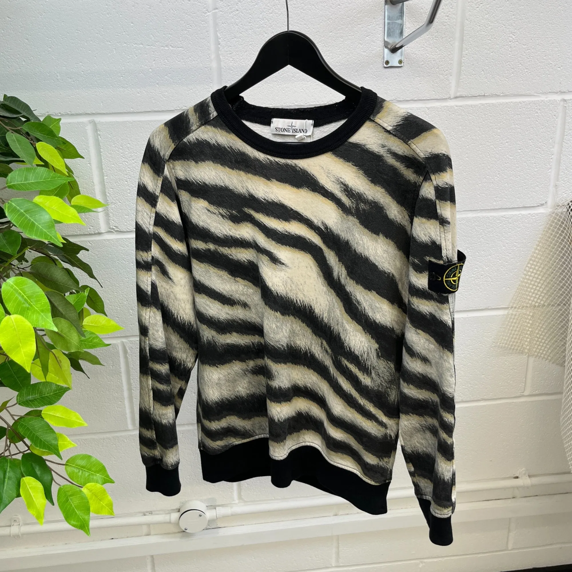Men's White Tiger Crewneck Sweatshirt Black Size S