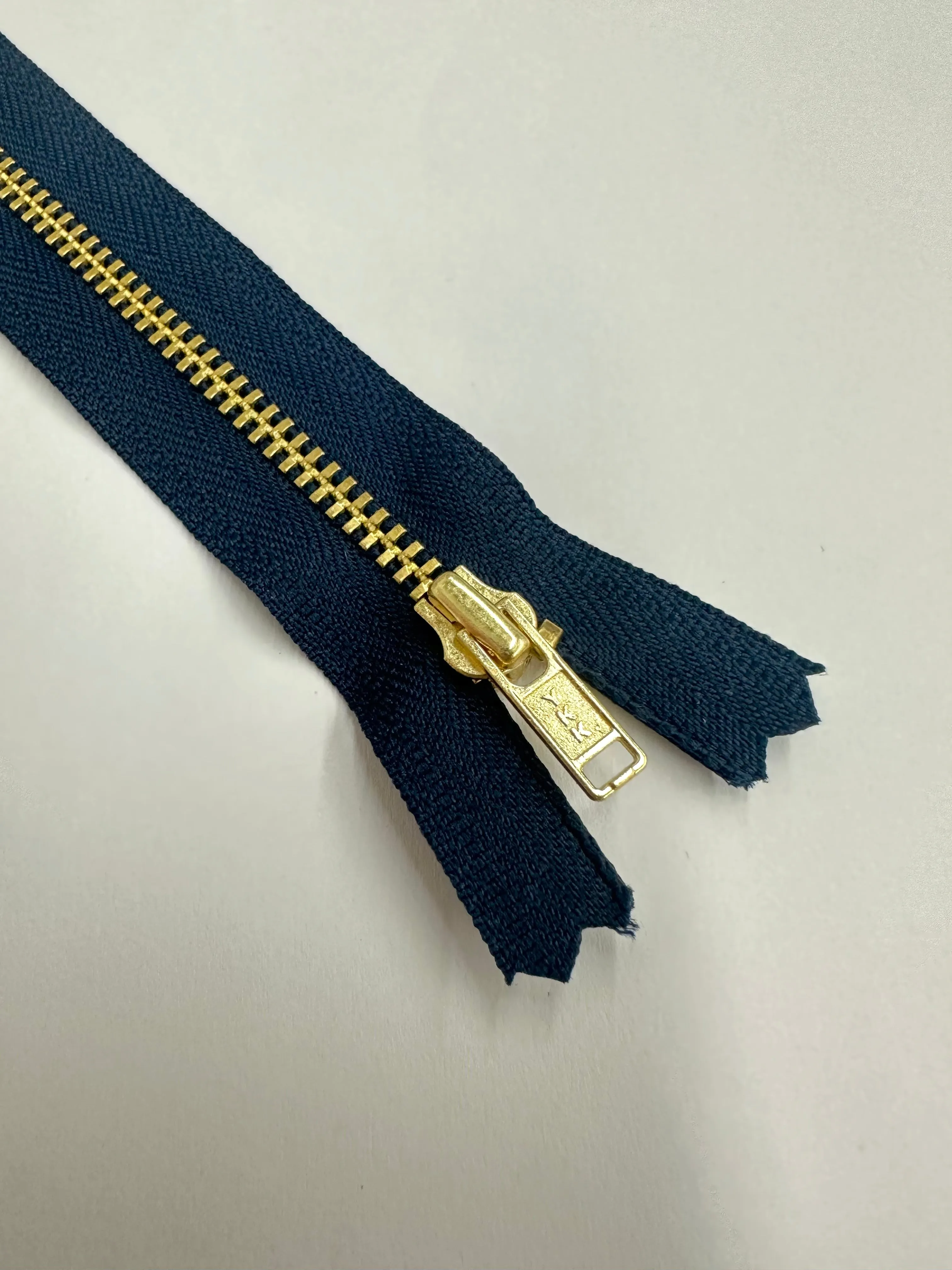 YKK® #4 Brass c/e NAVY (560) DA Slider