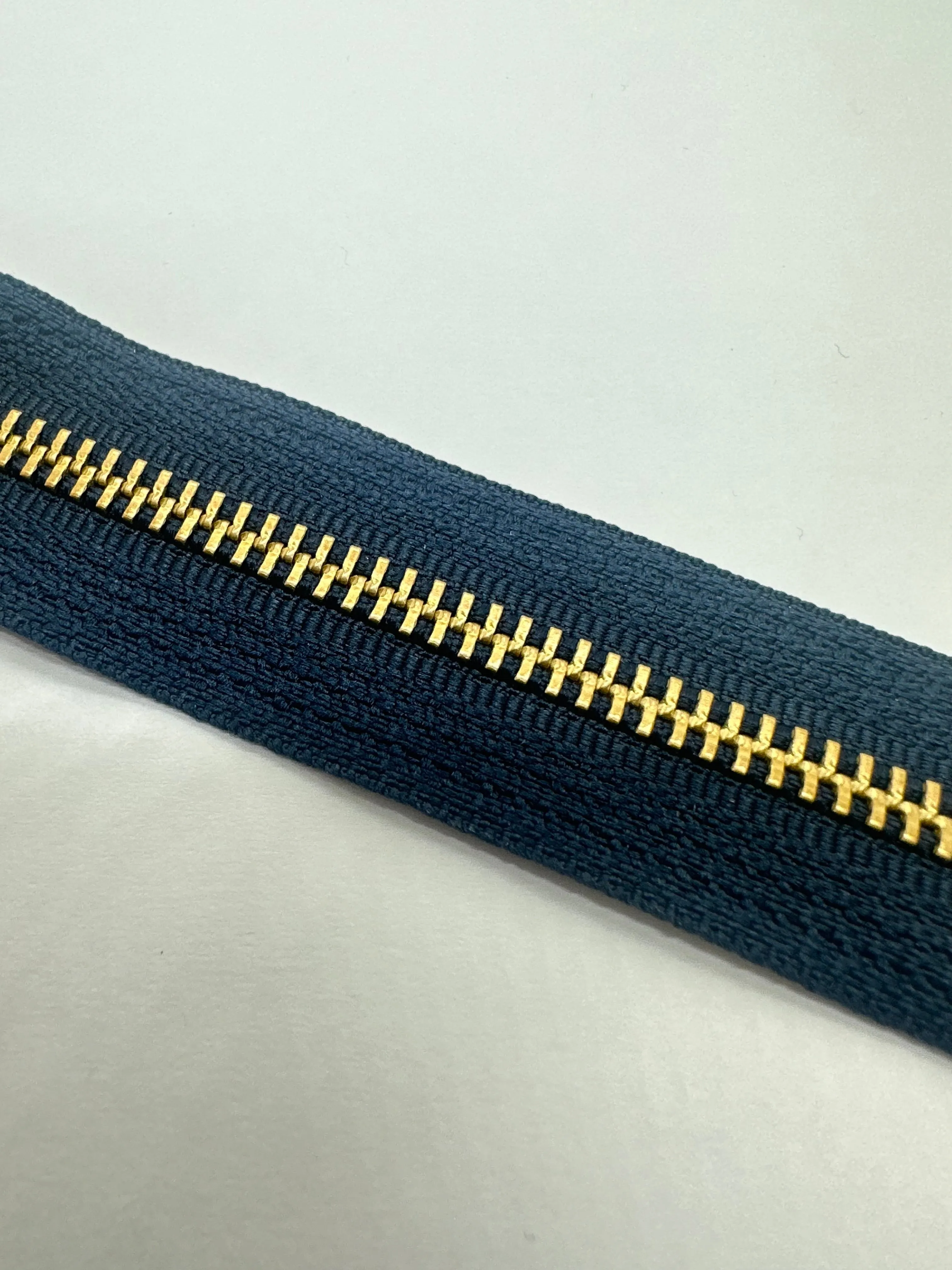 YKK® #5 Brass s/p Navy (560) DA Slider (Separating)
